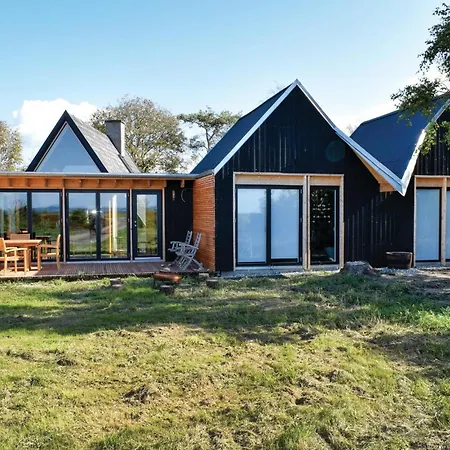 Holiday home Lovely In With House Sea View